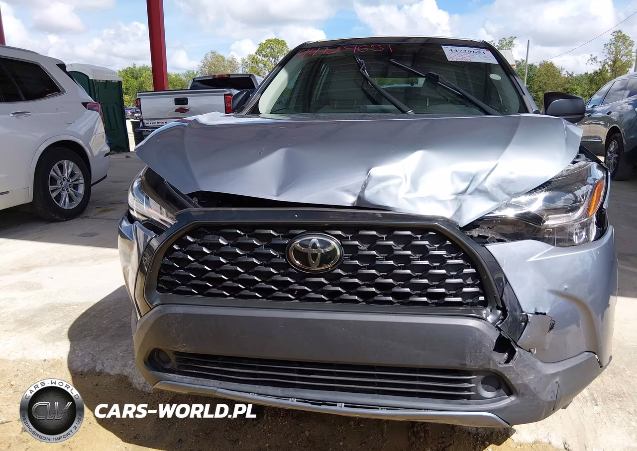 2022 Toyota Corolla Cross L VIN:7MUAAABG4NV017606 - 6
