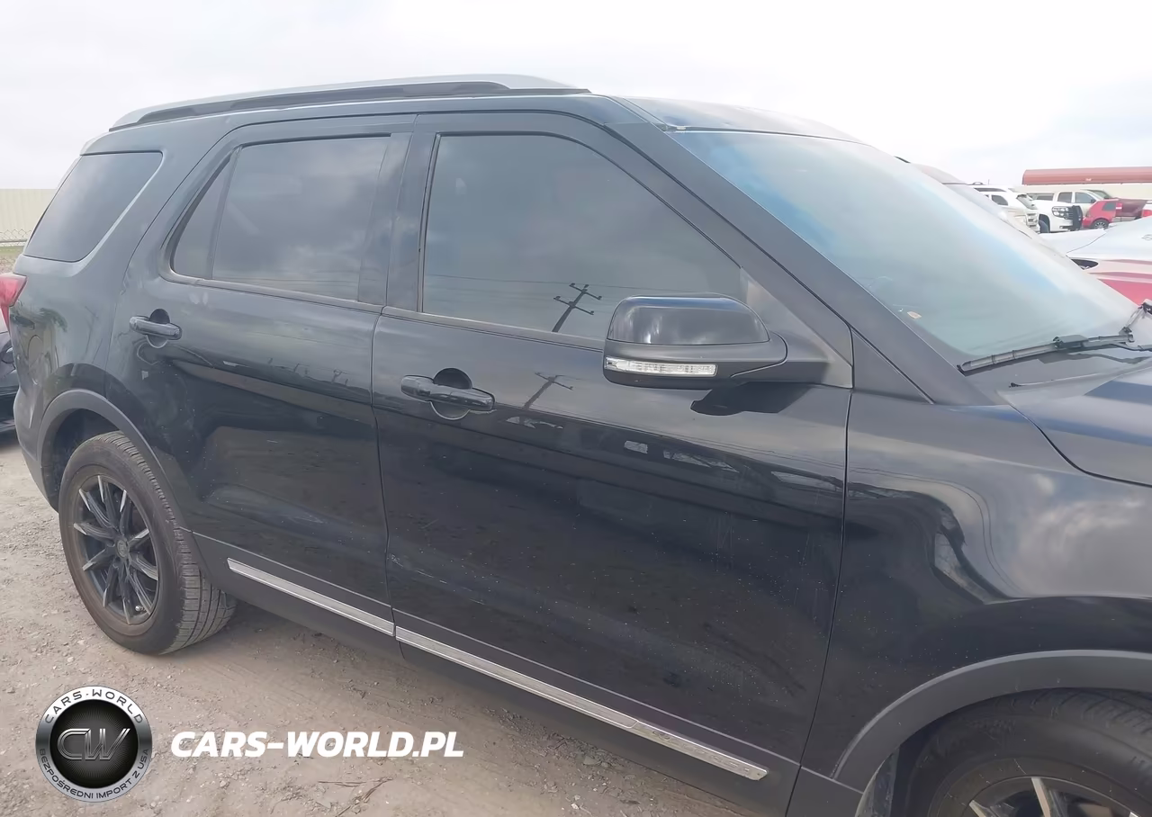 2017 Ford Explorer Xlt VIN:1FM5K7D84HGD14239 - 13
