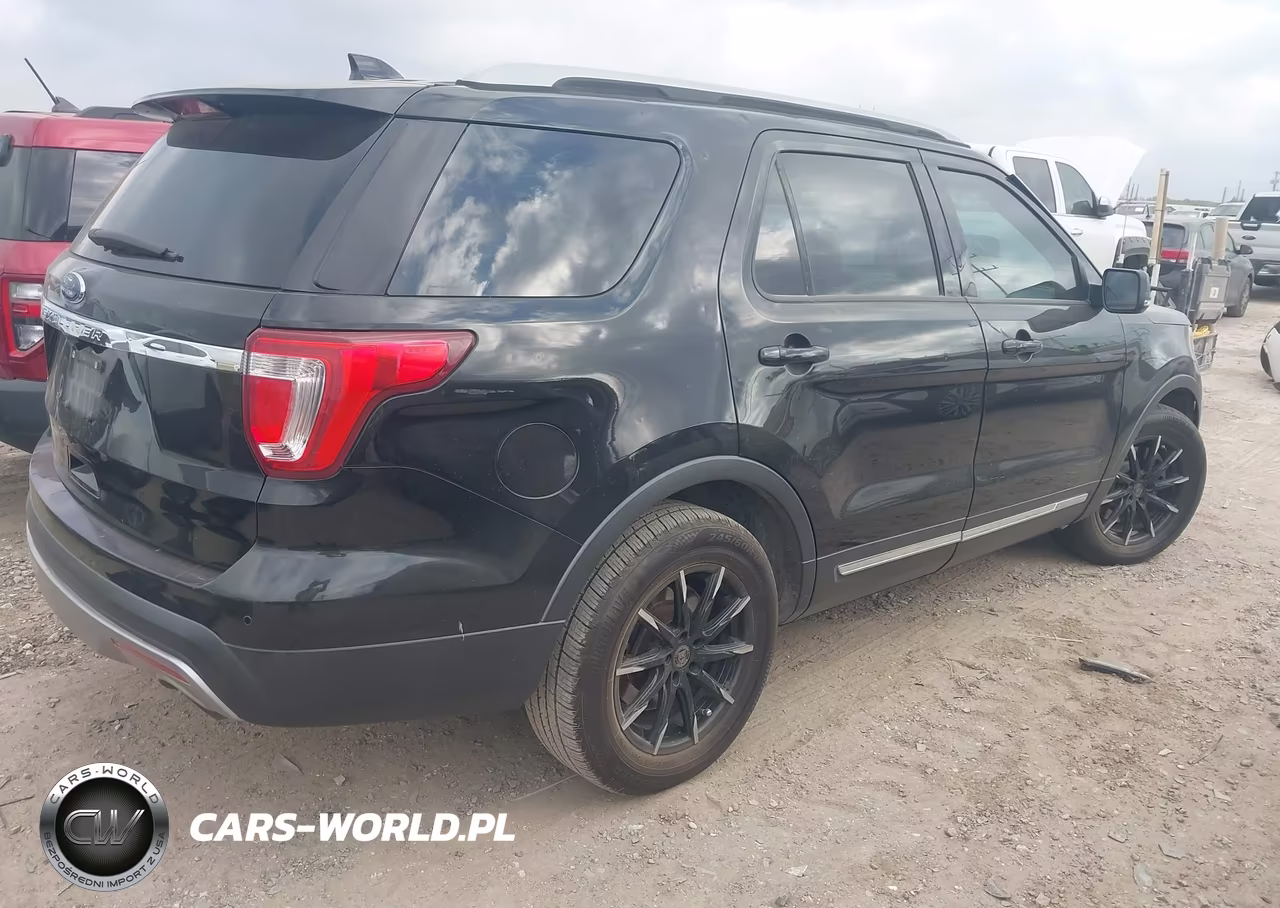 2017 Ford Explorer Xlt VIN:1FM5K7D84HGD14239 - 4
