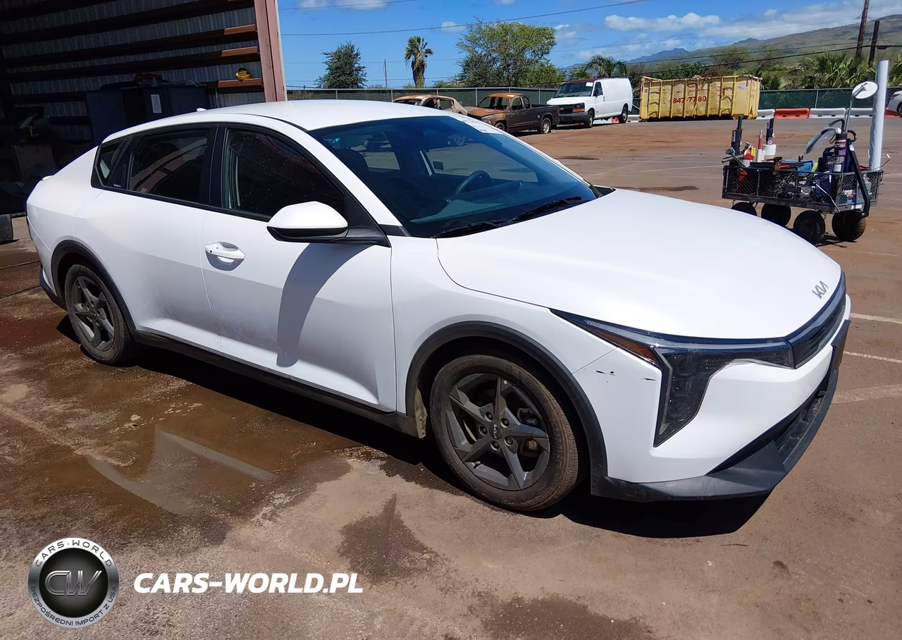 2025 Kia K4 Lxs – zdjęcie 1 z 11