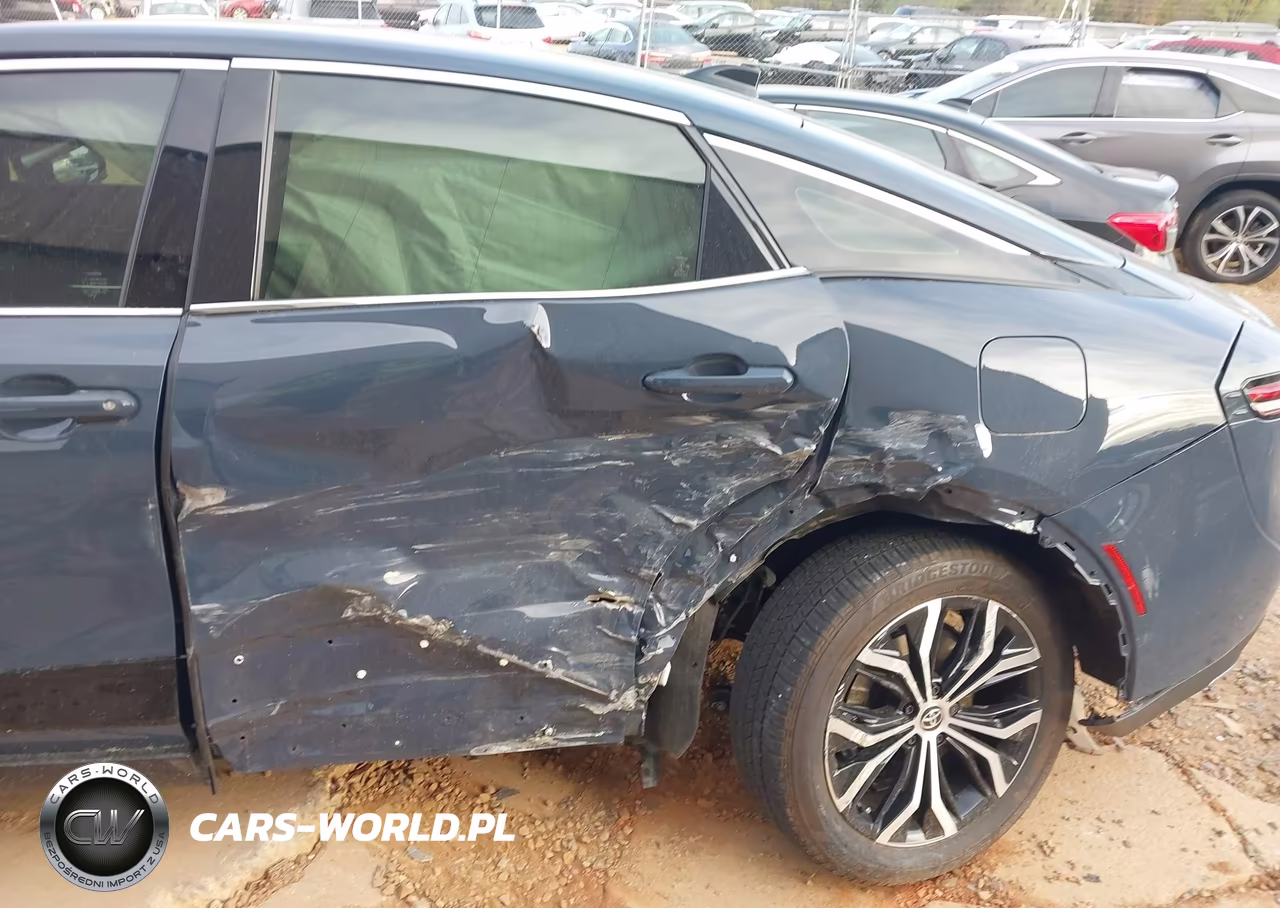 2026 Toyota Crown Xle VIN:JTDAAAAF6T3043691 - 6