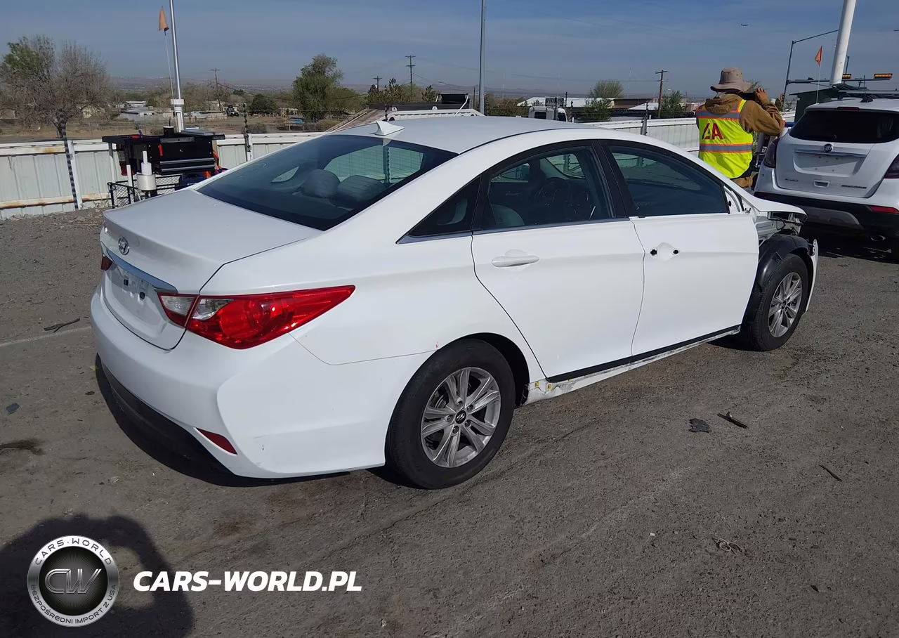 2014 Hyundai Sonata Gls VIN:5NPEB4AC2EH881908 - 4