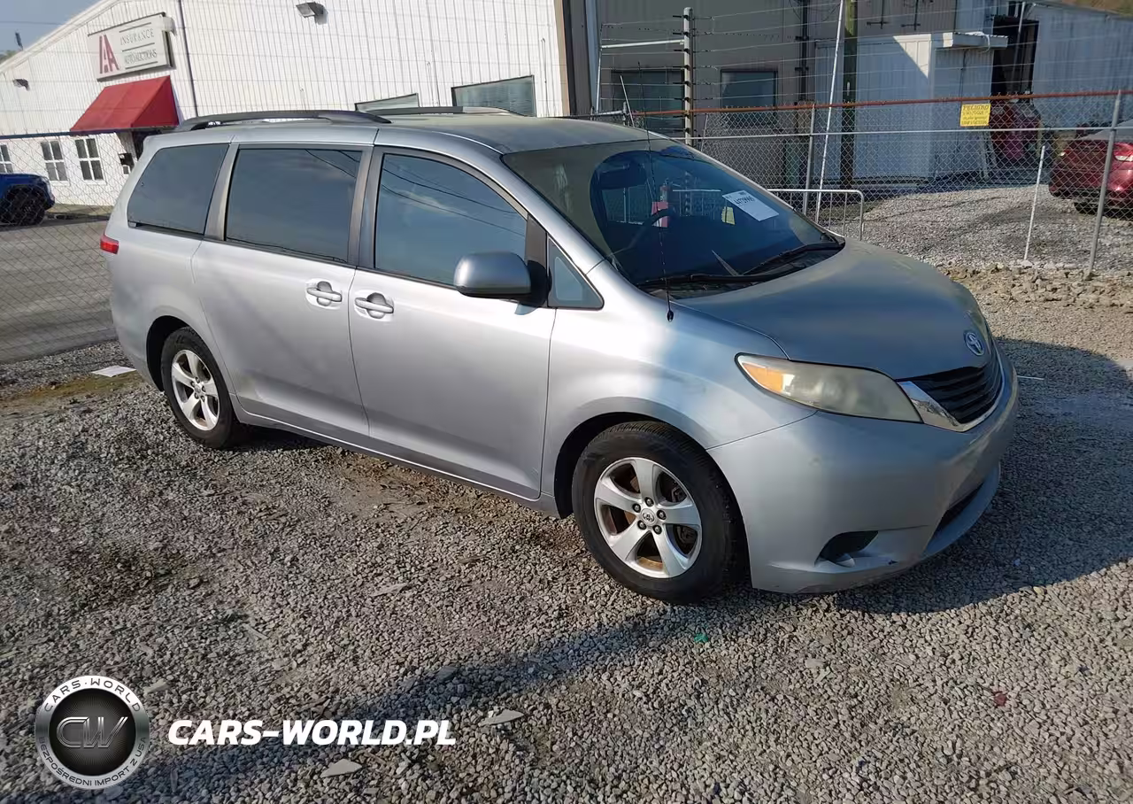 2011 Toyota Sienna Le V6