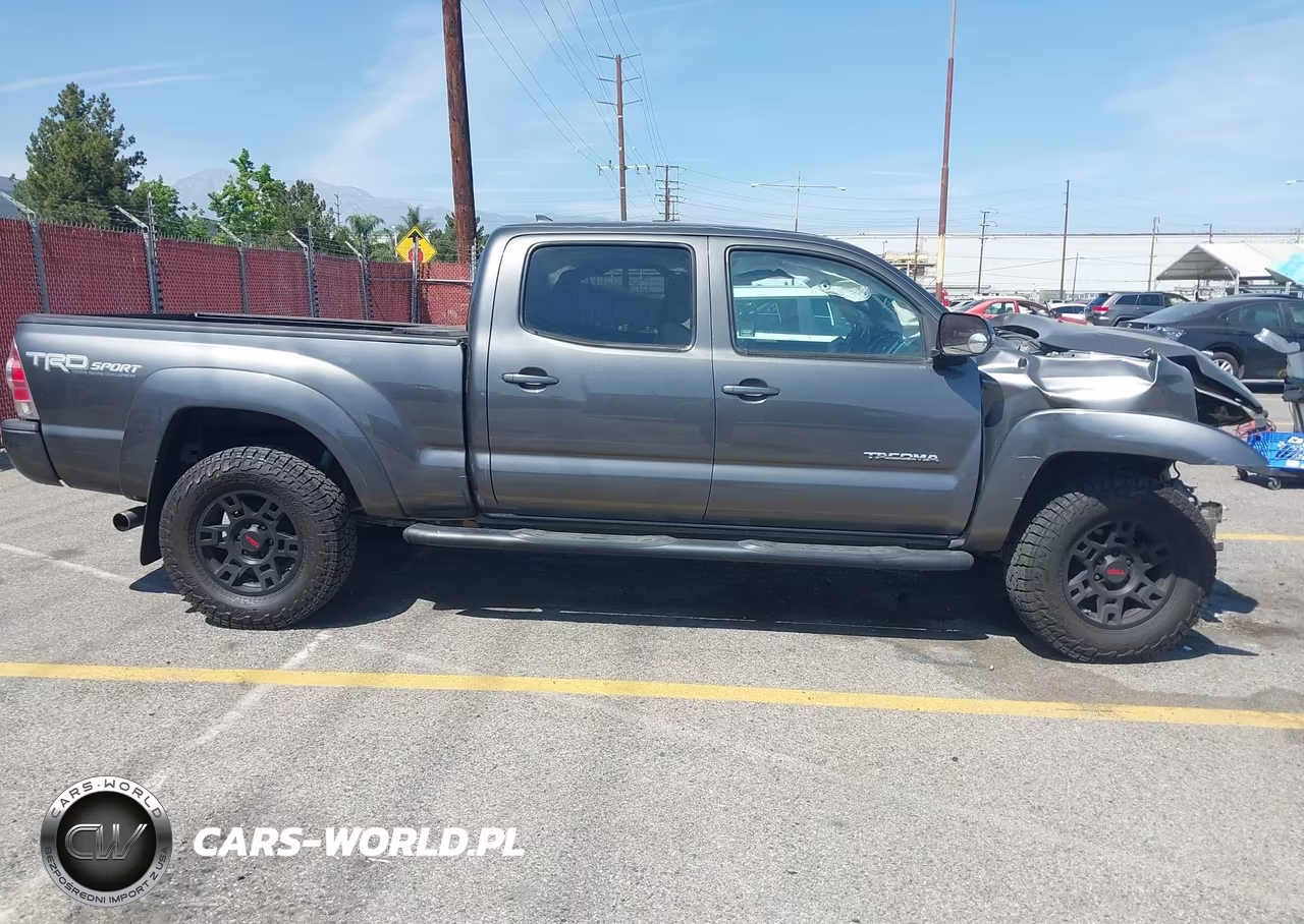 2015 Toyota Tacoma Prerunner V6 VIN:3TMKU4HN8FM043625 - 13