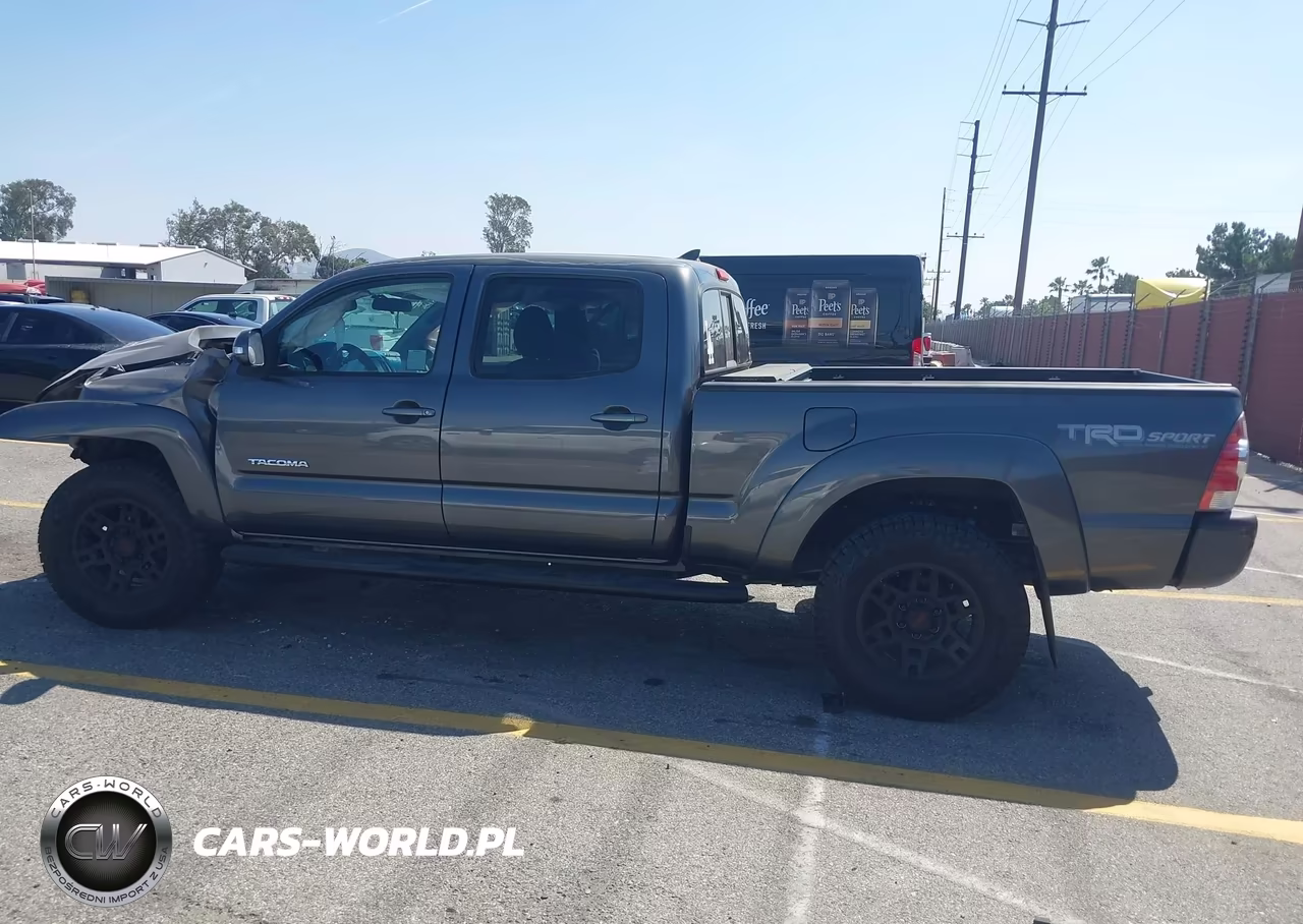 2015 Toyota Tacoma Prerunner V6 VIN:3TMKU4HN8FM043625 - 14