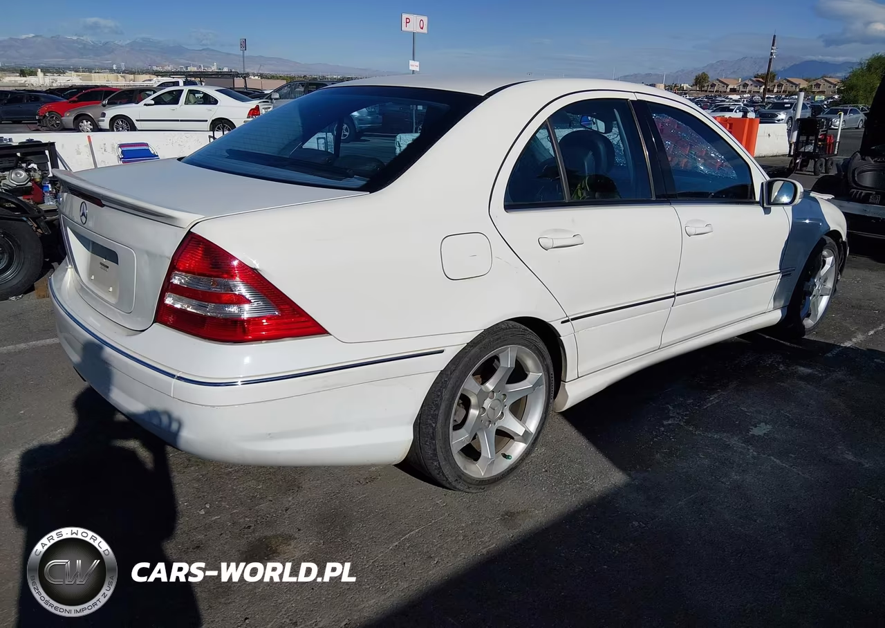 2007 Mercedes-Benz C 230 Sport VIN:WDBRF52HX7A955770 - 4