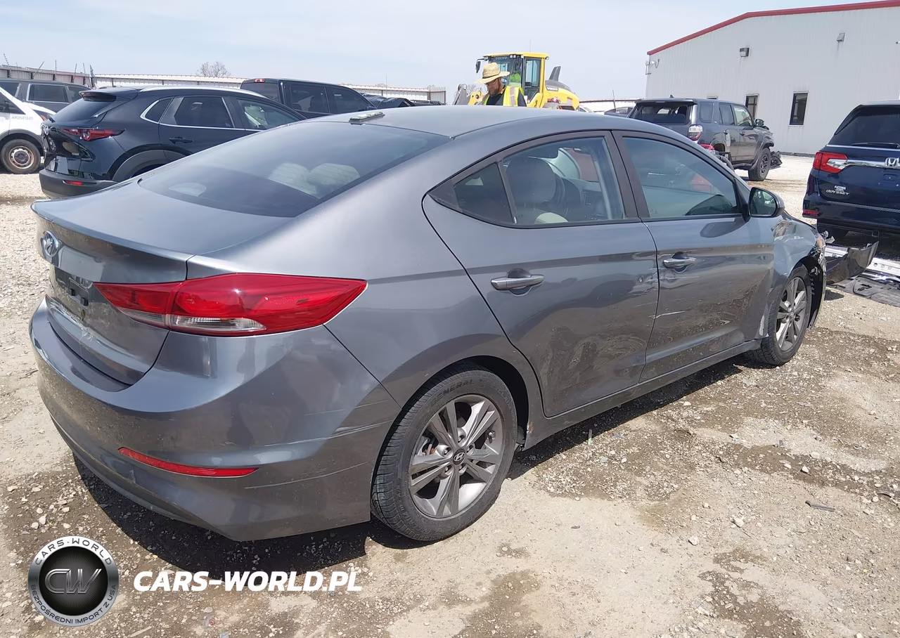 2018 Hyundai Elantra Sel VIN:5NPD84LF4JH254932 - 4