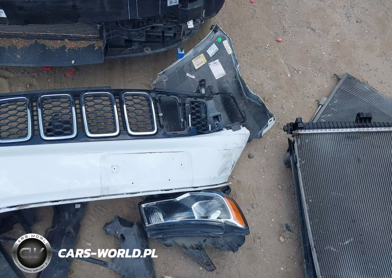 2020 Jeep Grand Cherokee Laredo E 4X2 VIN:1C4RJEAGXLC227731 - 18