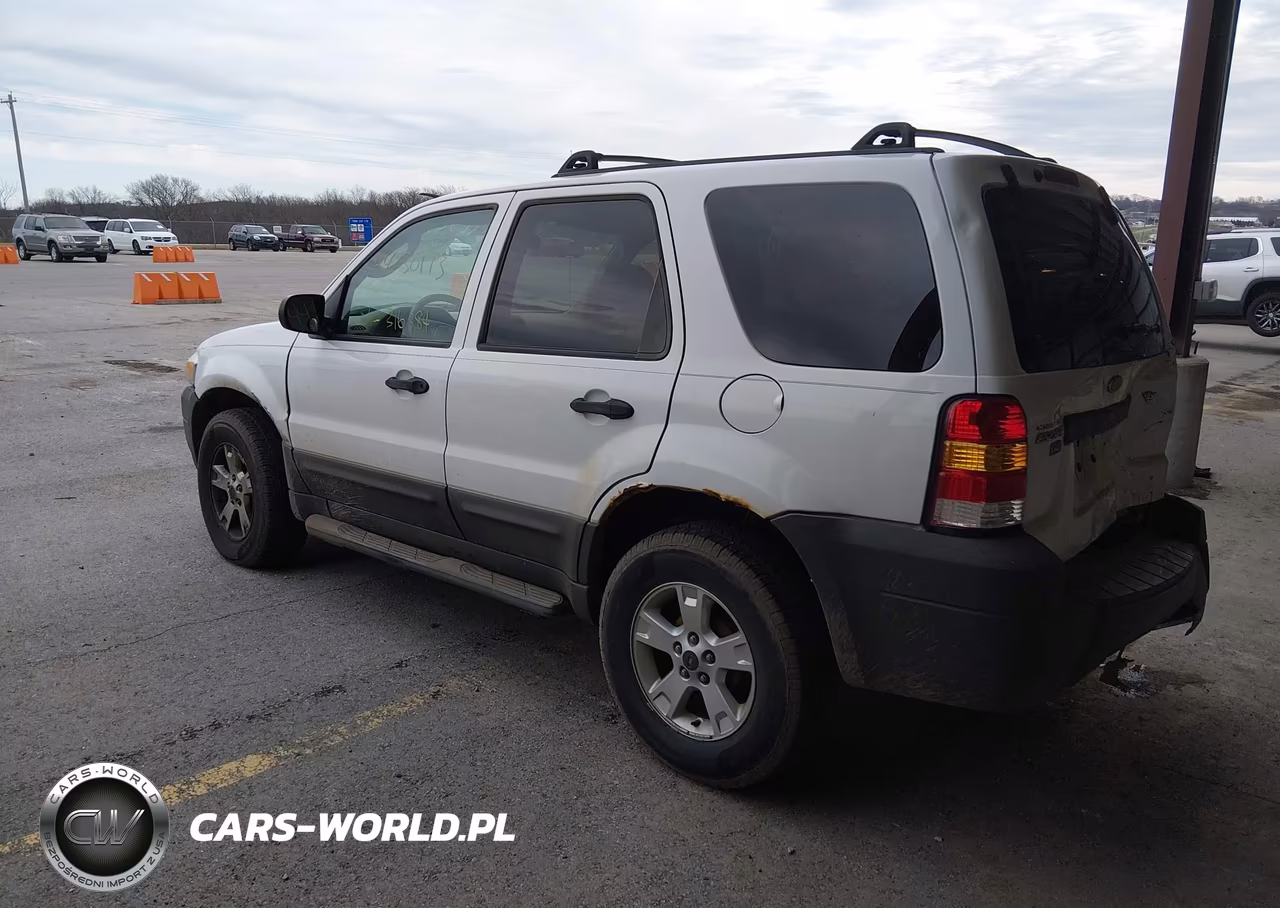2005 Ford Escape Xlt VIN:1FMYU03145KD13930 - 3