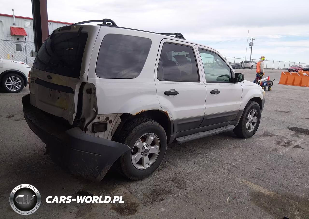 2005 Ford Escape Xlt VIN:1FMYU03145KD13930 - 4
