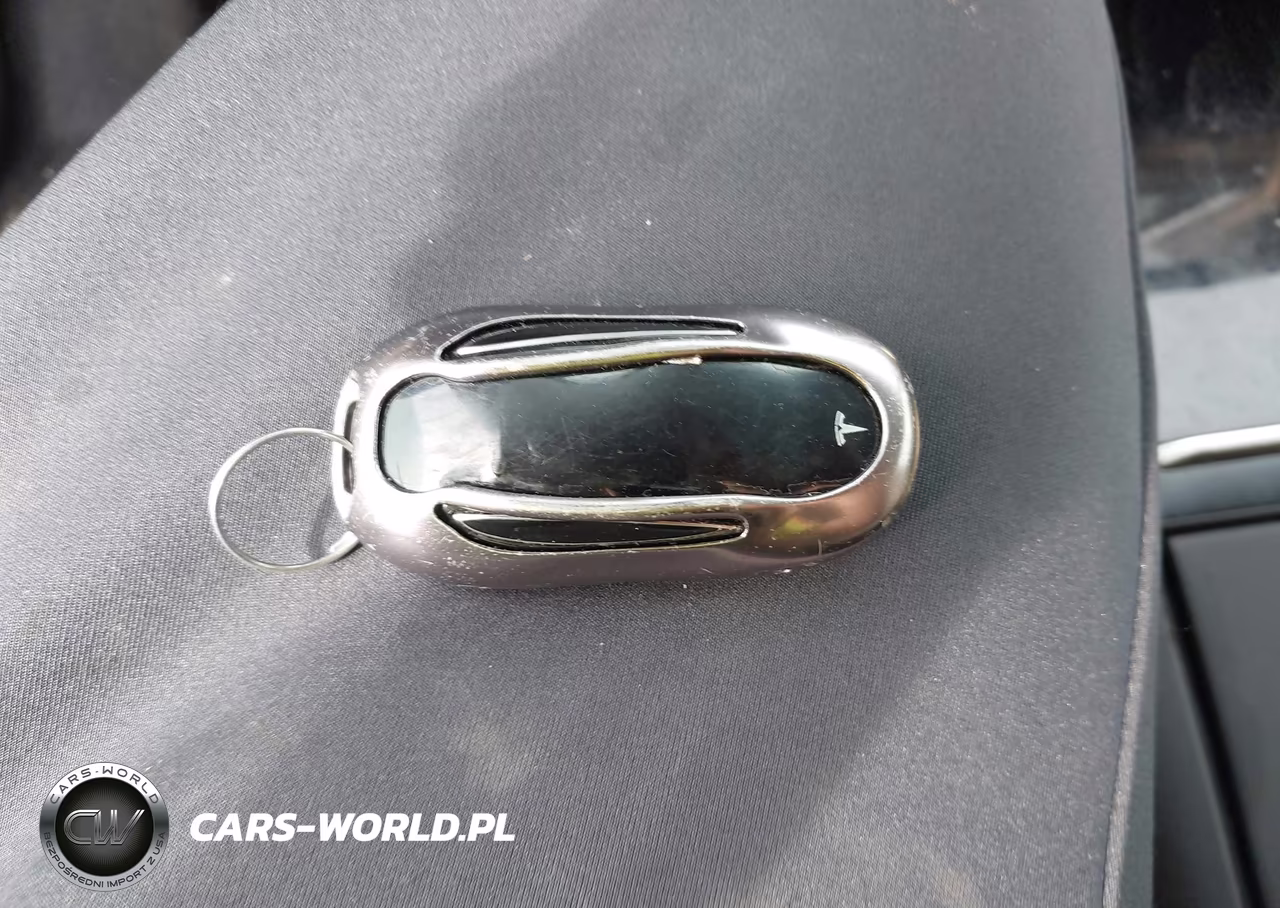 2016 Tesla Model X VIN:5YJXCAE22GF001801 - 11