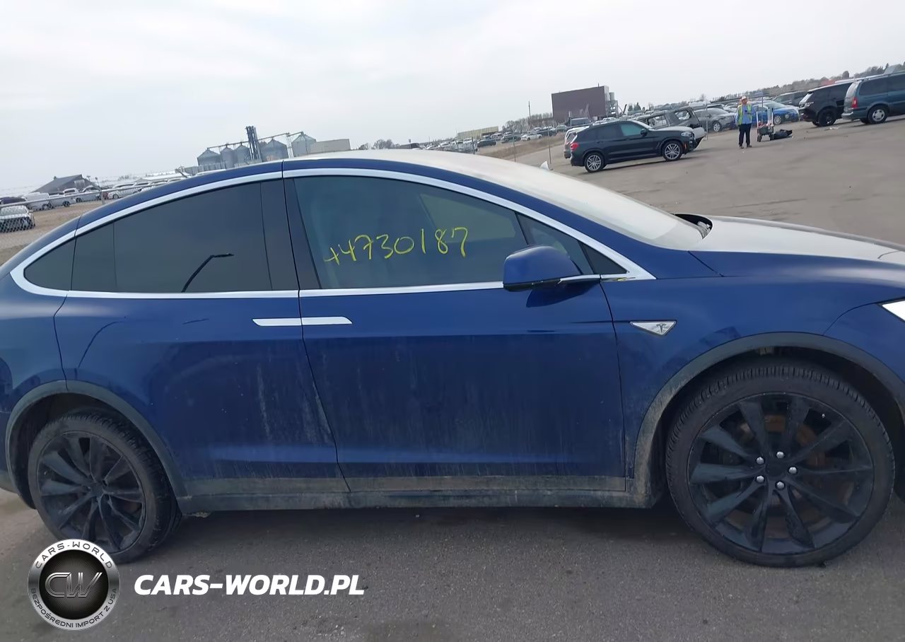 2016 Tesla Model X VIN:5YJXCAE22GF001801 - 13