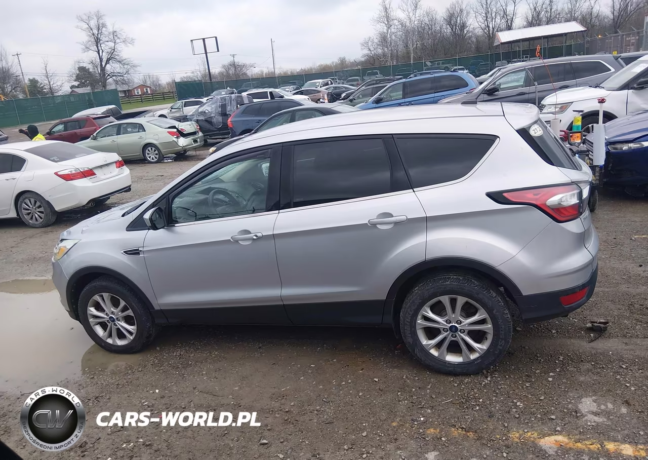 2017 Ford Escape Se VIN:1FMCU9G92HUC52830 - 15