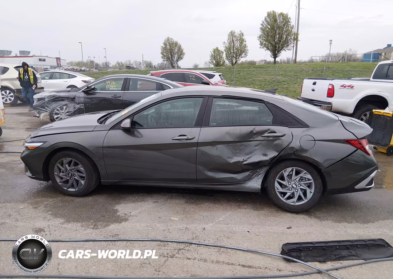 2024 Hyundai Elantra Sel VIN:KMHLM4DG9RU816996 - 14