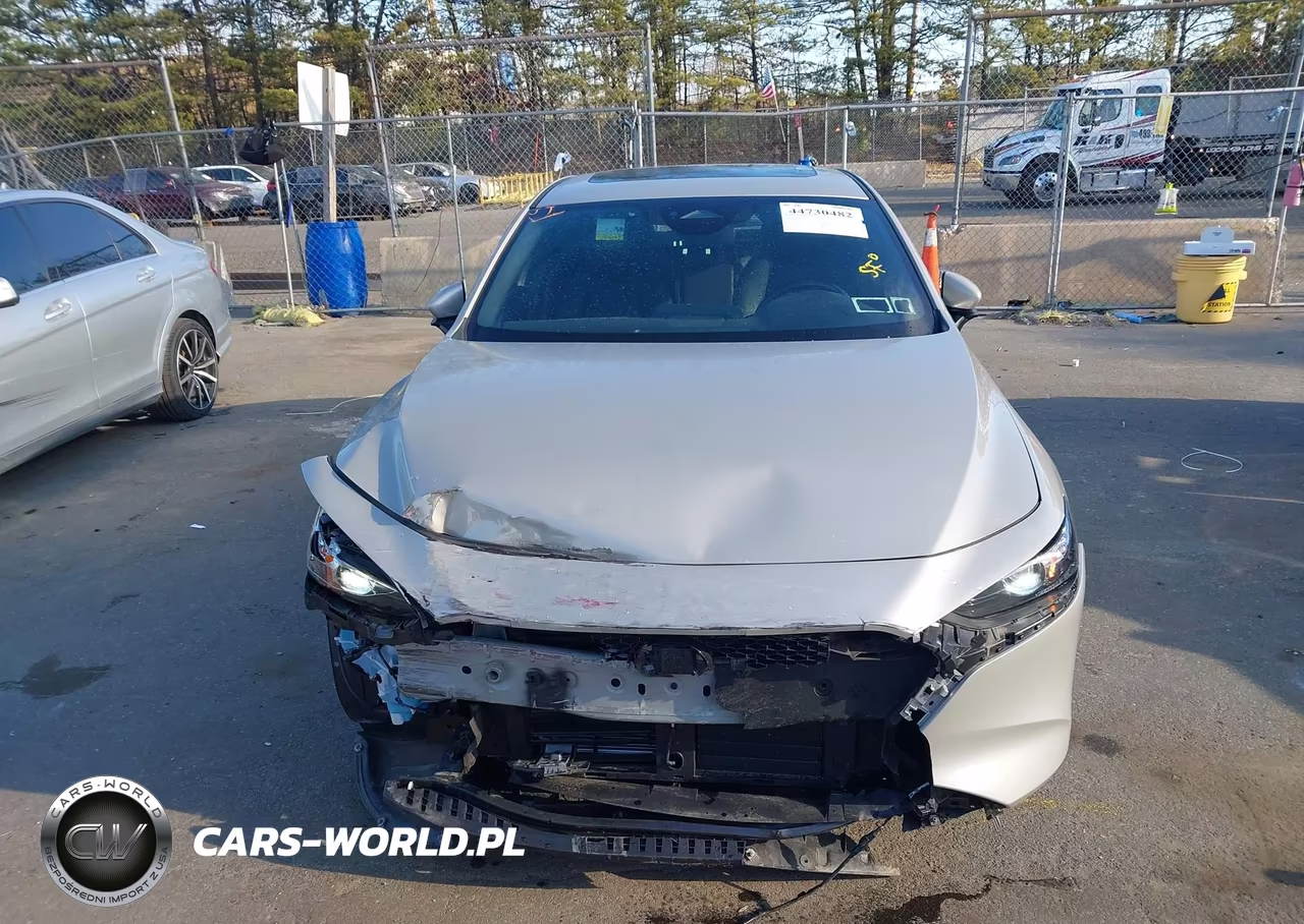 2024 Mazda Mazda3 2.5 S Preferred VIN:JM1BPALMXR1653595 - 13