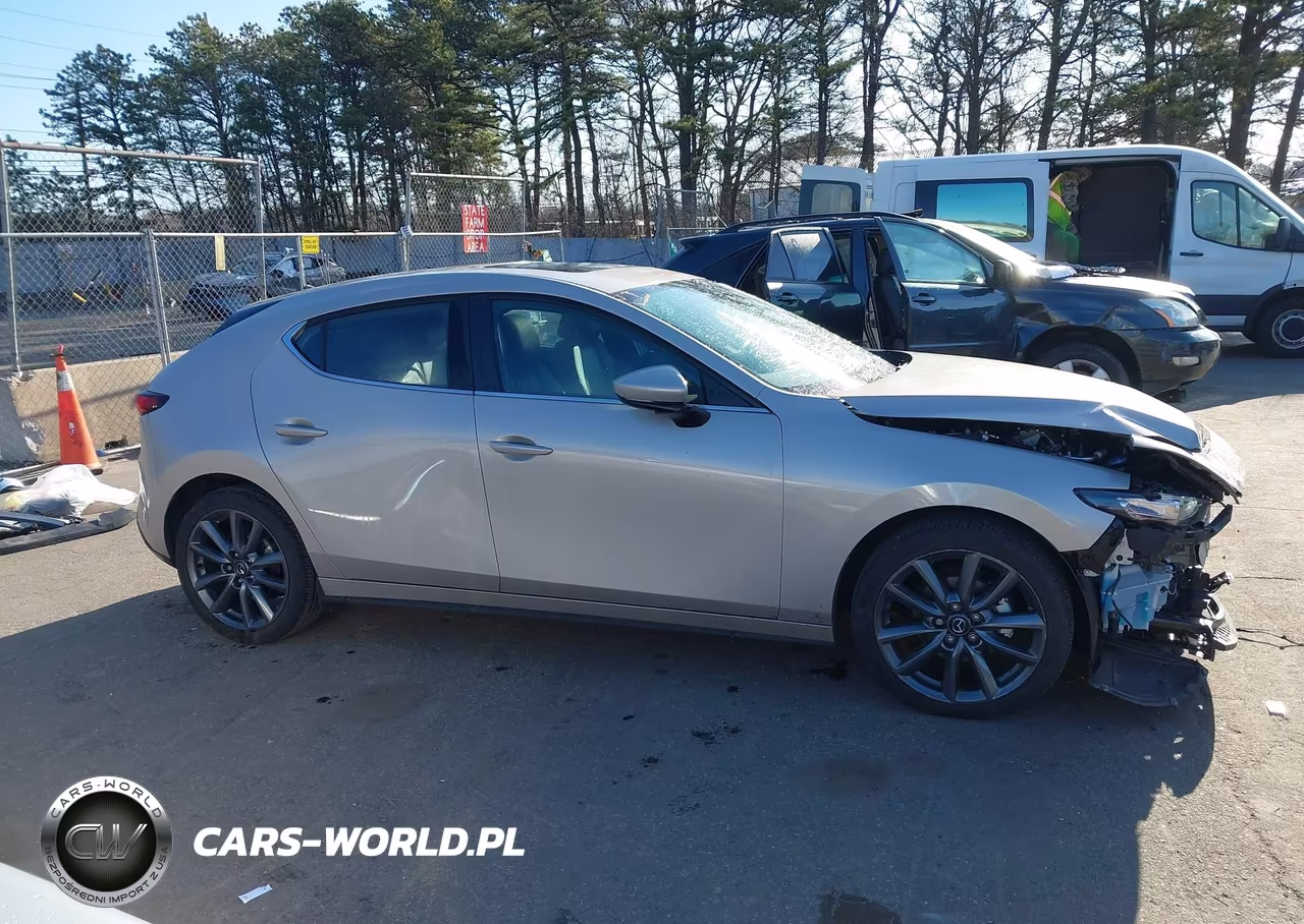 2024 Mazda Mazda3 2.5 S Preferred VIN:JM1BPALMXR1653595 - 14