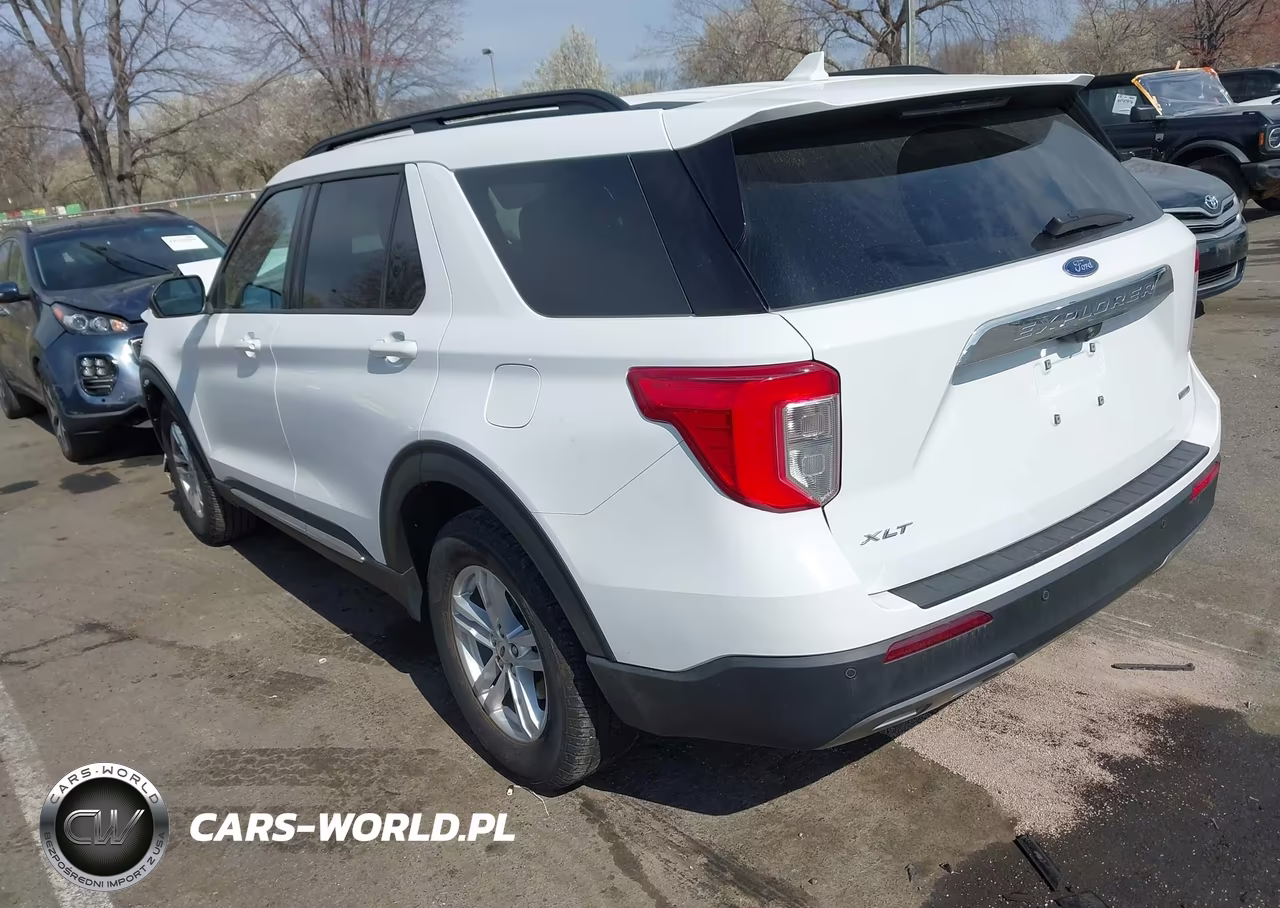 2020 Ford Explorer Xlt VIN:1FMSK8DH2LGB45601 - 3