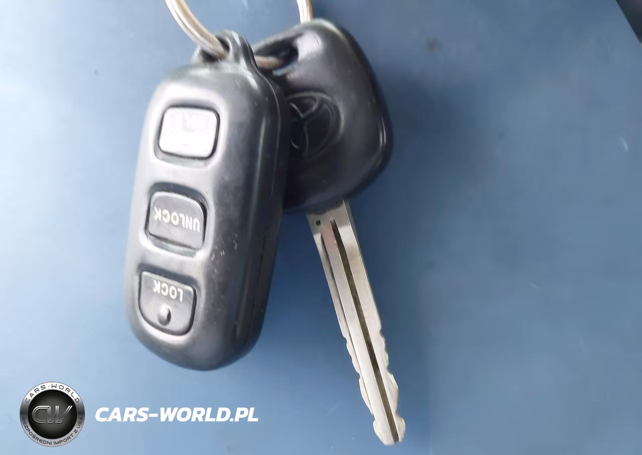 2004 Toyota Camry Le V6 VIN:4T1BF32K64U588794 - 11