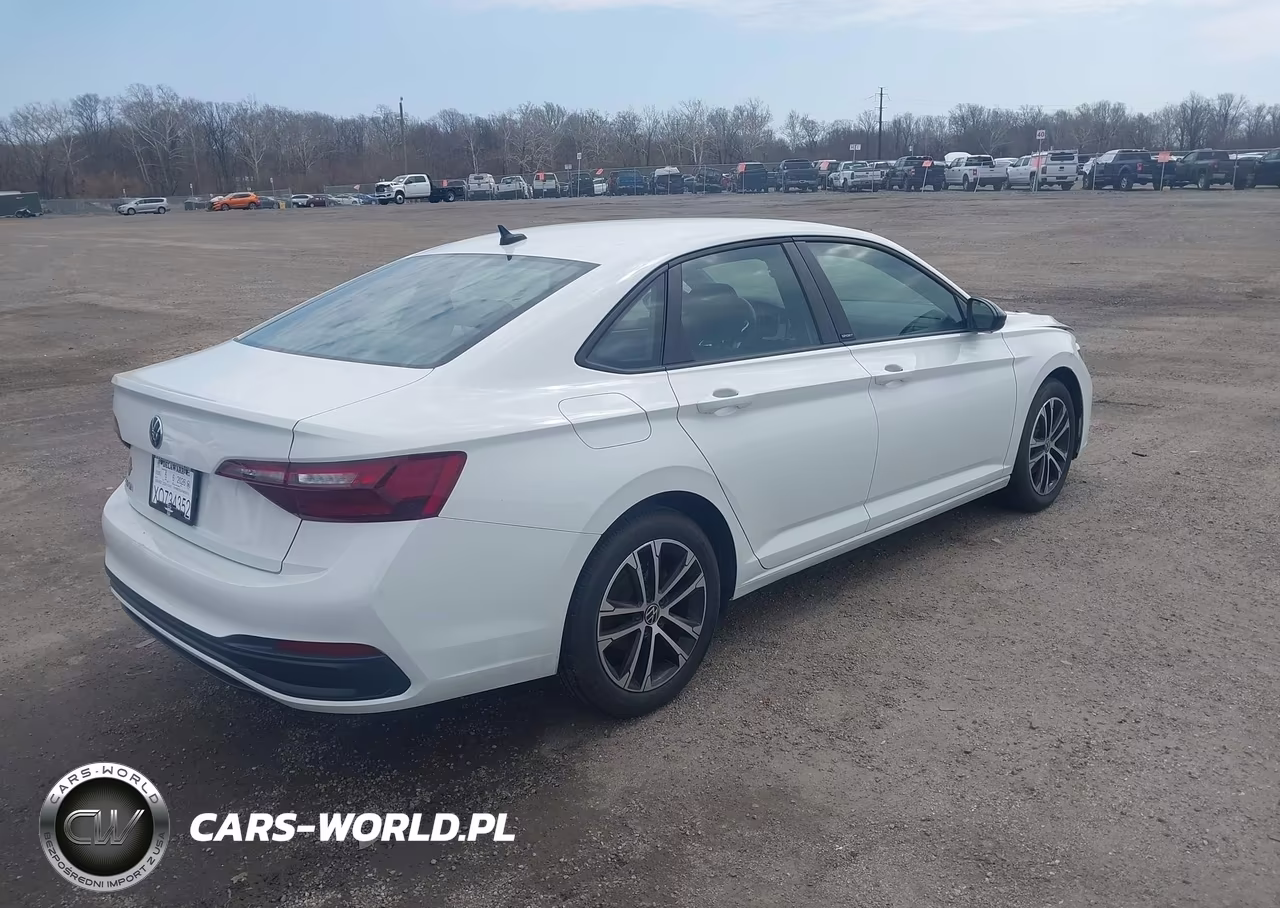 2024 Volkswagen Jetta 1.5T Sport VIN:3VWBM7BU4RM038313 - 4