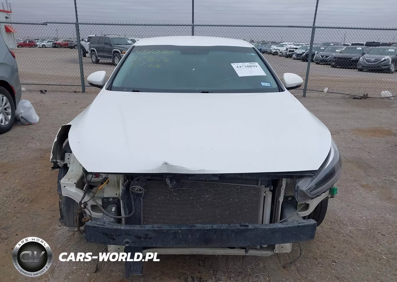2018 Kia Cadenza Premium VIN:KNALB4J10J5103992 - 13