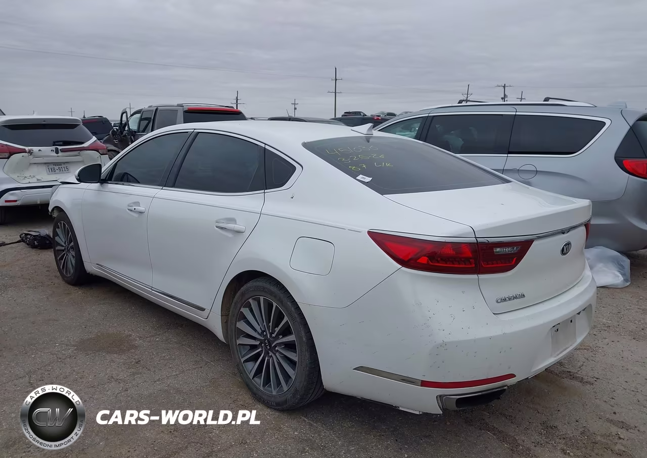 2018 Kia Cadenza Premium VIN:KNALB4J10J5103992 - 3