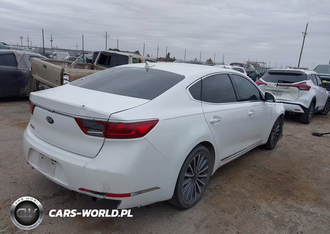 2018 Kia Cadenza Premium VIN:KNALB4J10J5103992 - 4