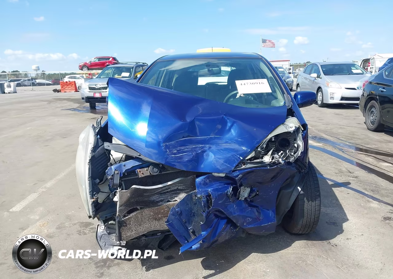 2013 Honda Fit VIN:JHMGE8H35DC083134 - 12