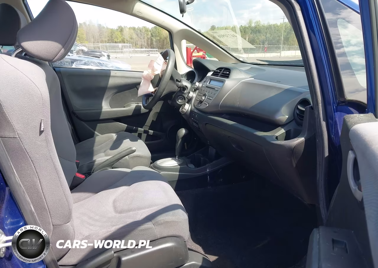 2013 Honda Fit VIN:JHMGE8H35DC083134 - 5