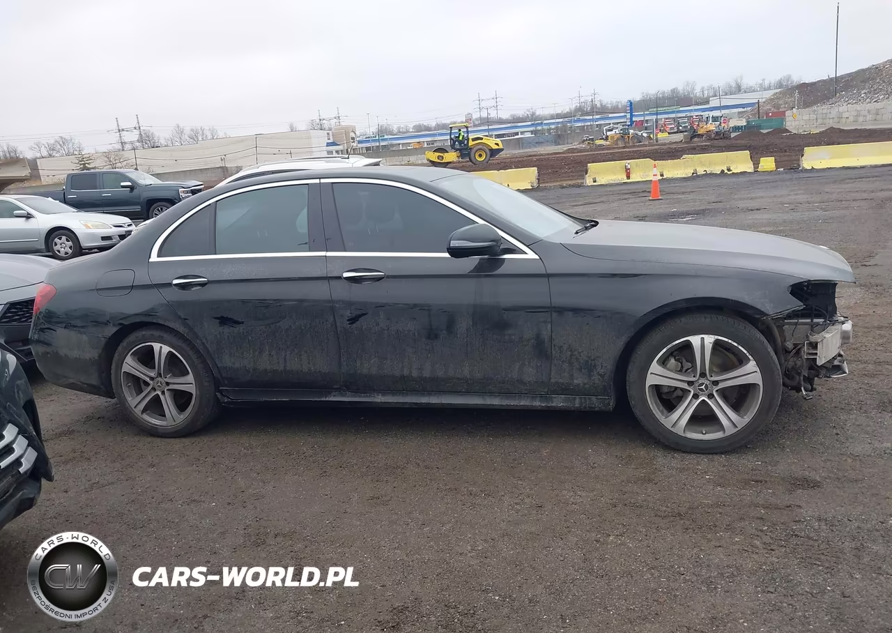 2018 Mercedes-Benz E 300 4Matic VIN:WDDZF4KBXJA370790 - 13