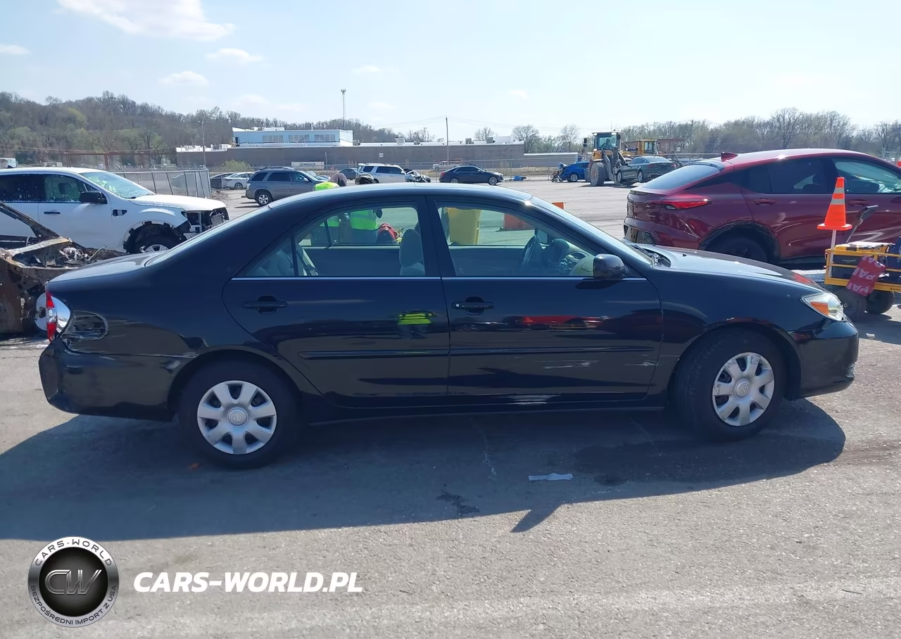 2003 Toyota Camry Le VIN:4T1BE32K43U127515 - 13