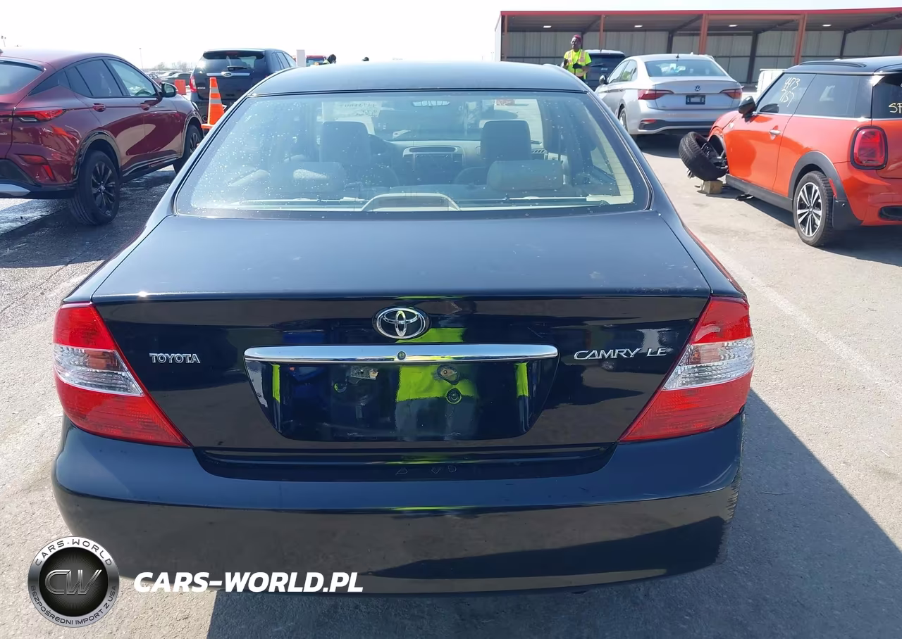2003 Toyota Camry Le VIN:4T1BE32K43U127515 - 17
