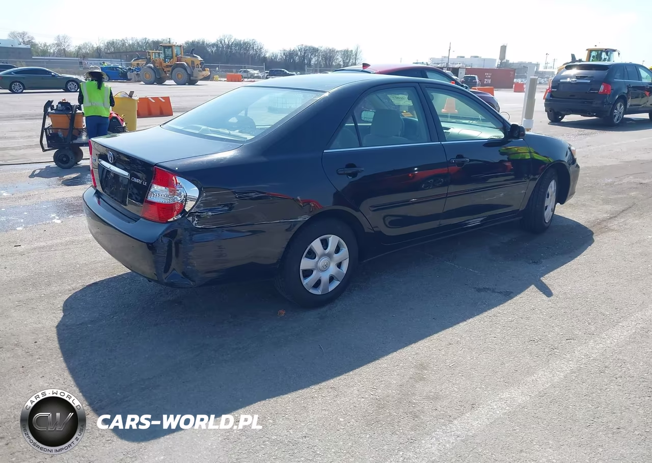 2003 Toyota Camry Le VIN:4T1BE32K43U127515 - 4