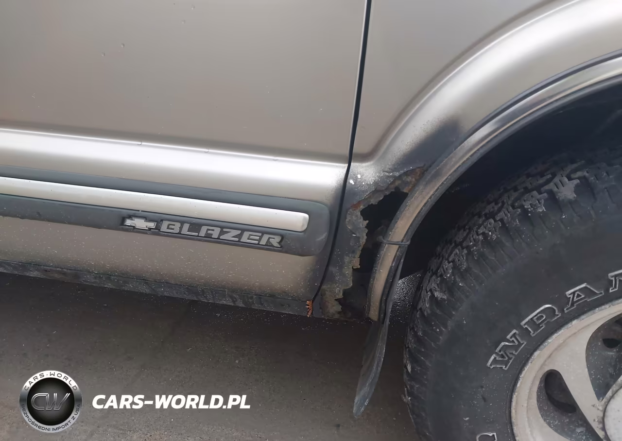 2000 Chevrolet Blazer VIN:1GNDT13W2Y2185674 - 13