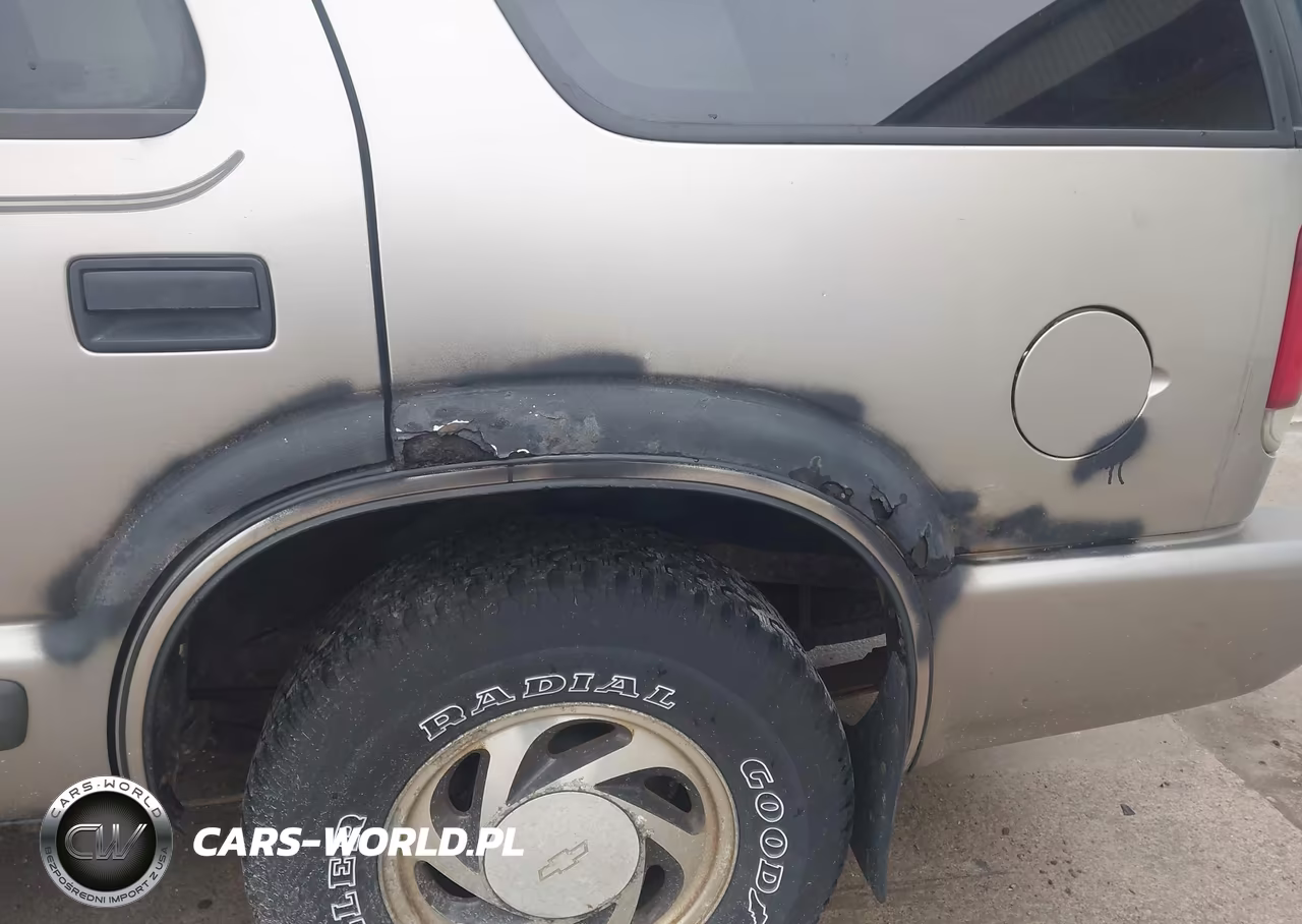 2000 Chevrolet Blazer VIN:1GNDT13W2Y2185674 - 16