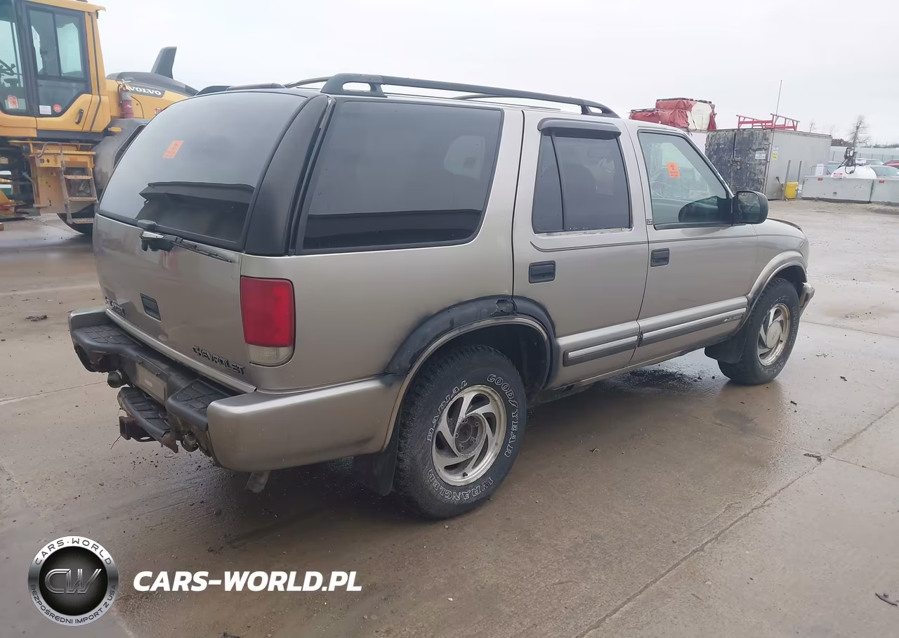 2000 Chevrolet Blazer VIN:1GNDT13W2Y2185674 - 4