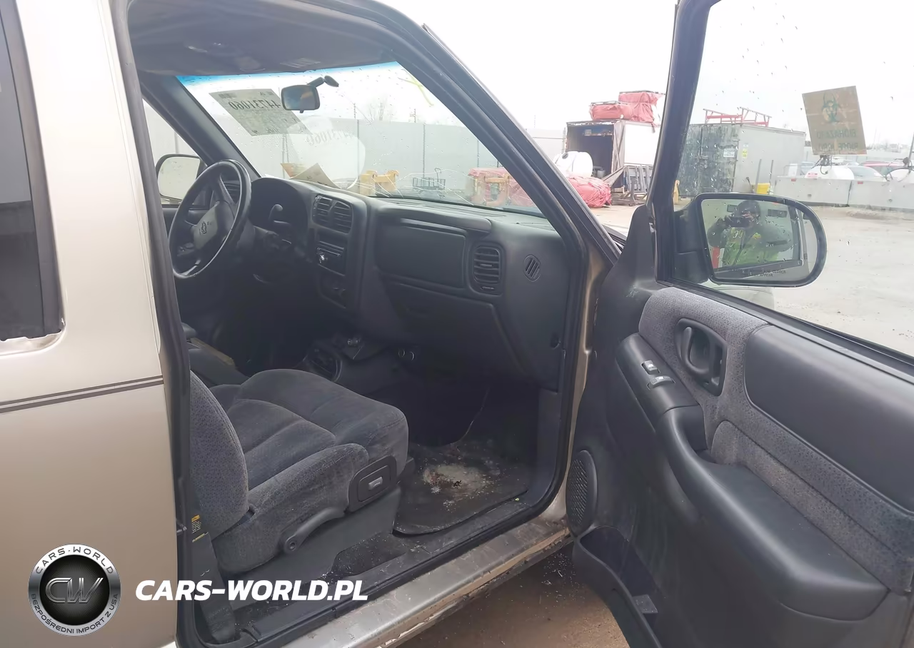 2000 Chevrolet Blazer VIN:1GNDT13W2Y2185674 - 5