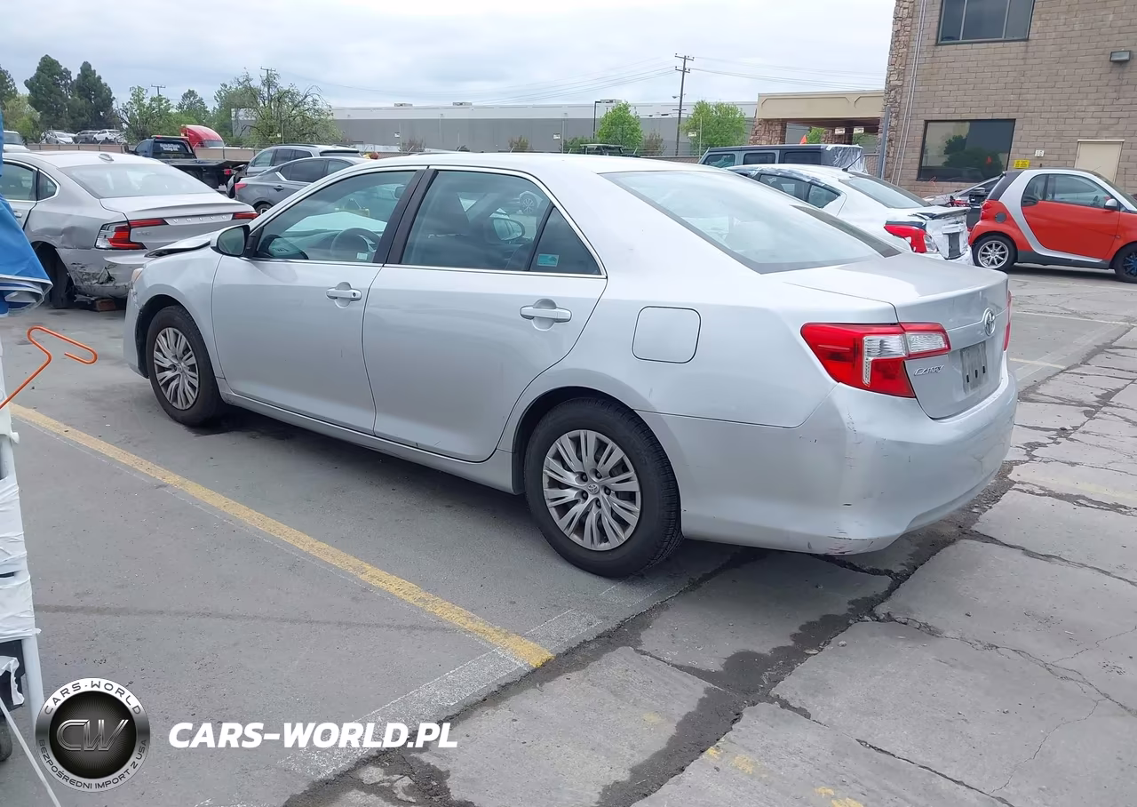 2012 Toyota Camry L VIN:4T1BF1FK5CU517261 - 3