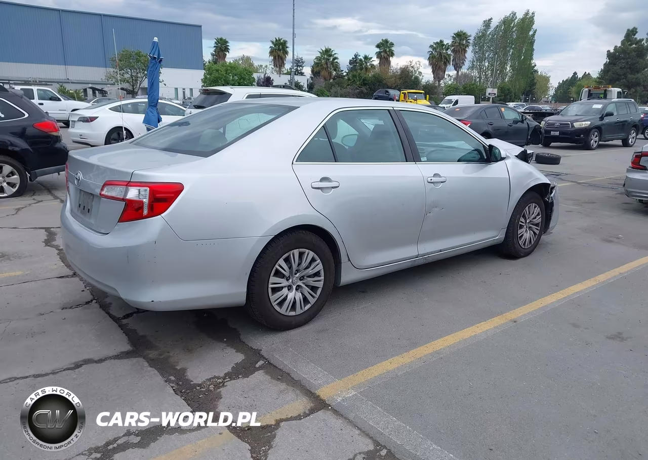 2012 Toyota Camry L VIN:4T1BF1FK5CU517261 - 4