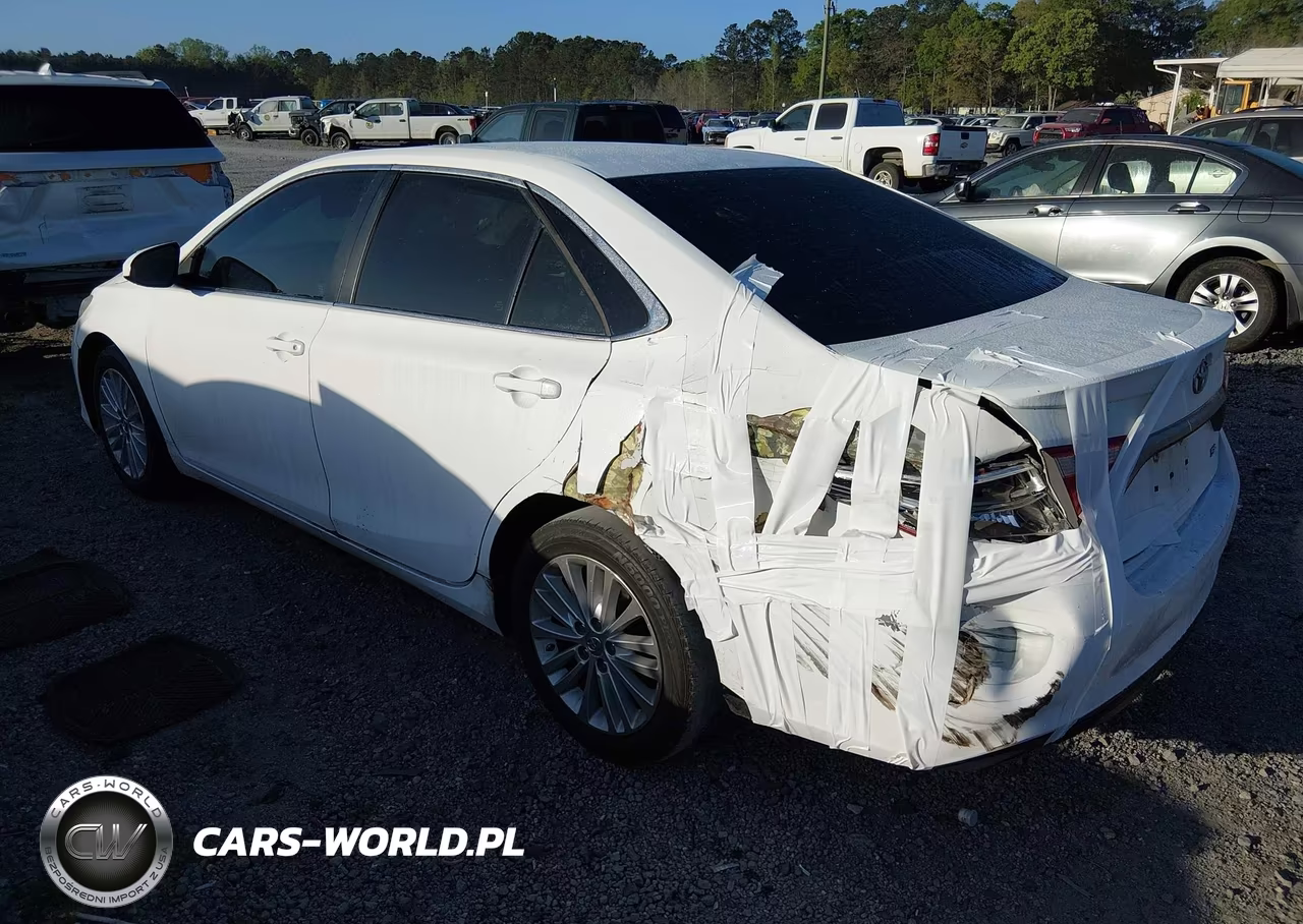 2017 Toyota Camry Se VIN:4T1BF1FK2HU390086 - 3