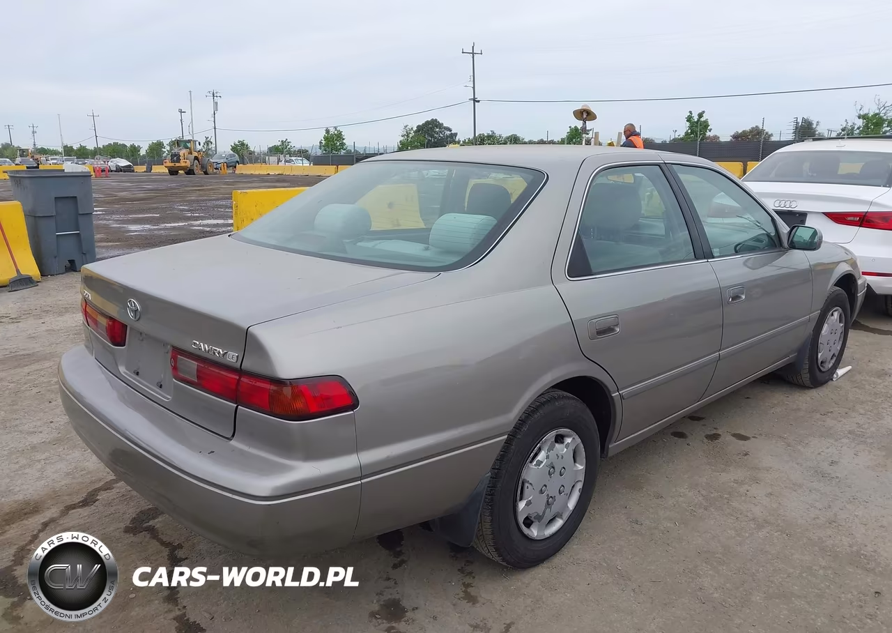 1998 Toyota Camry Le VIN:JT2BG28K0W0199882 - 4