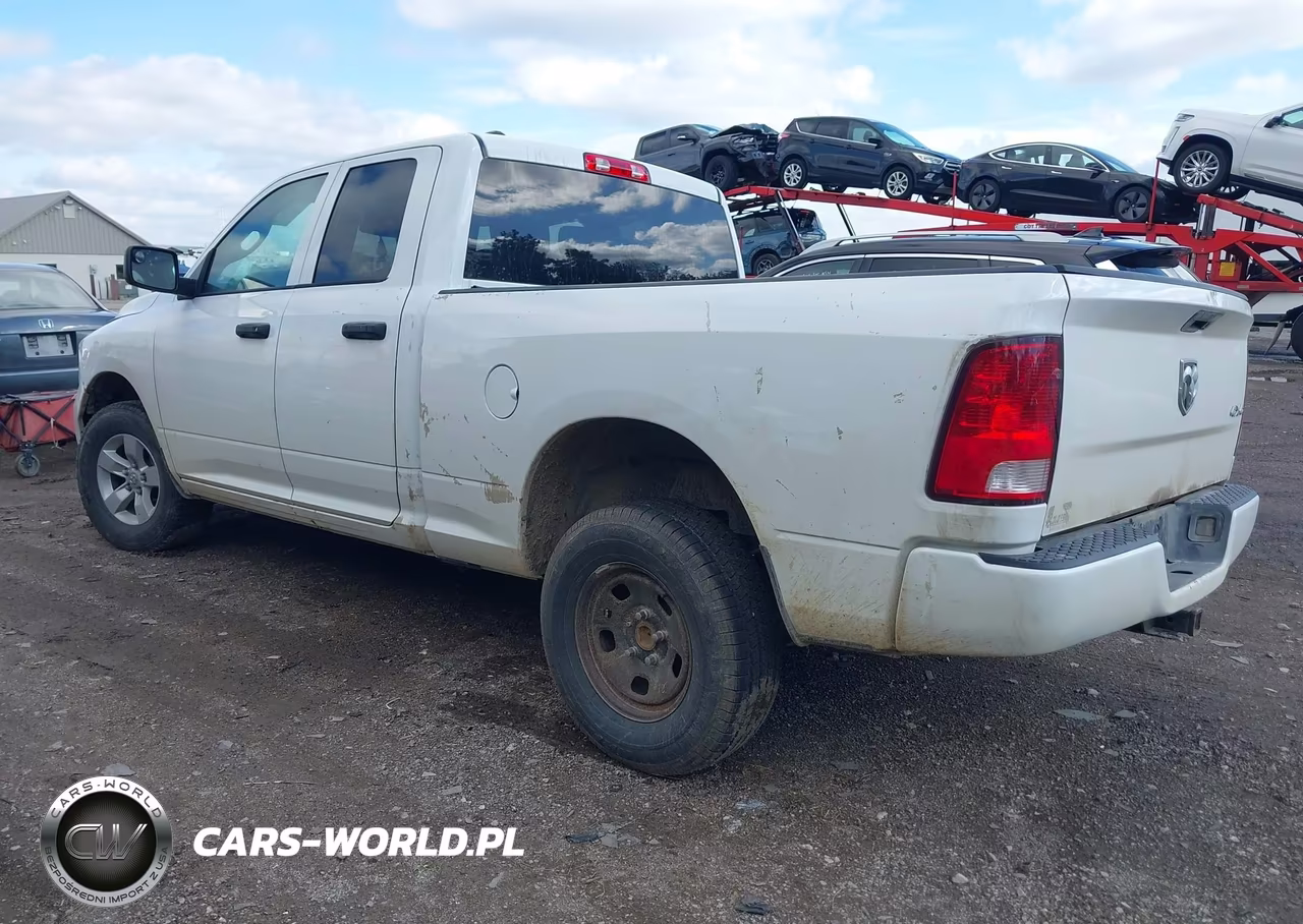 2017 Ram 1500 Express 4X4 6'4 Box VIN:1C6RR7FG2HS589263 - 3