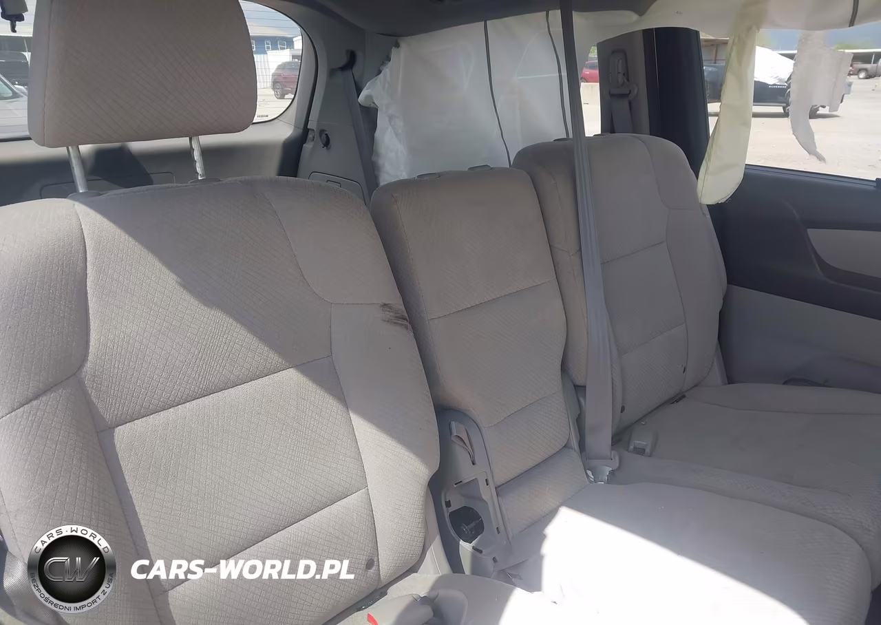 2016 Honda Odyssey Se VIN:5FNRL5H38GB110543 - 8