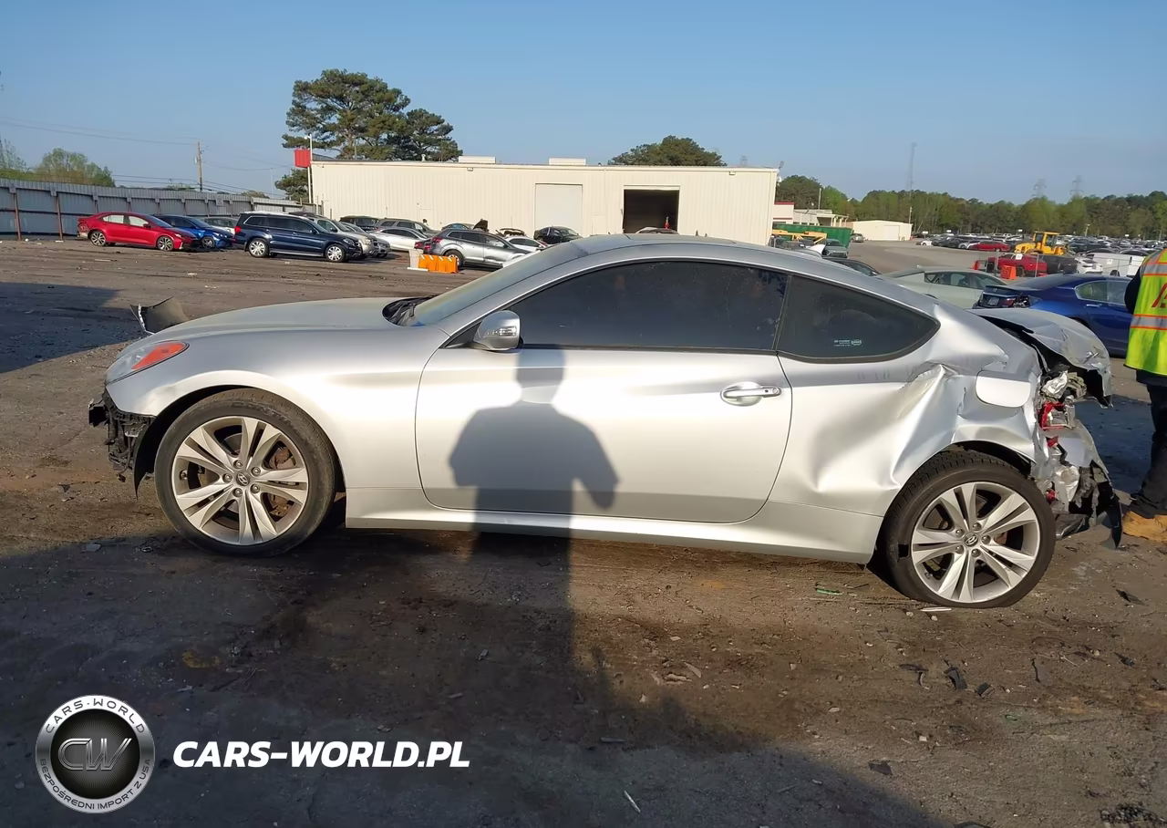 2011 Hyundai Genesis 3.8 Grand Touring VIN:KMHHU6KH7BU052052 - 14