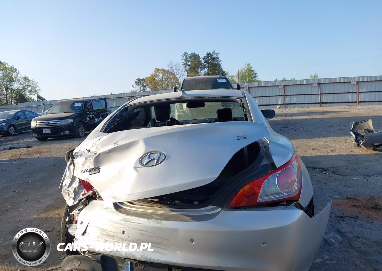 2011 Hyundai Genesis 3.8 Grand Touring VIN:KMHHU6KH7BU052052 - 16