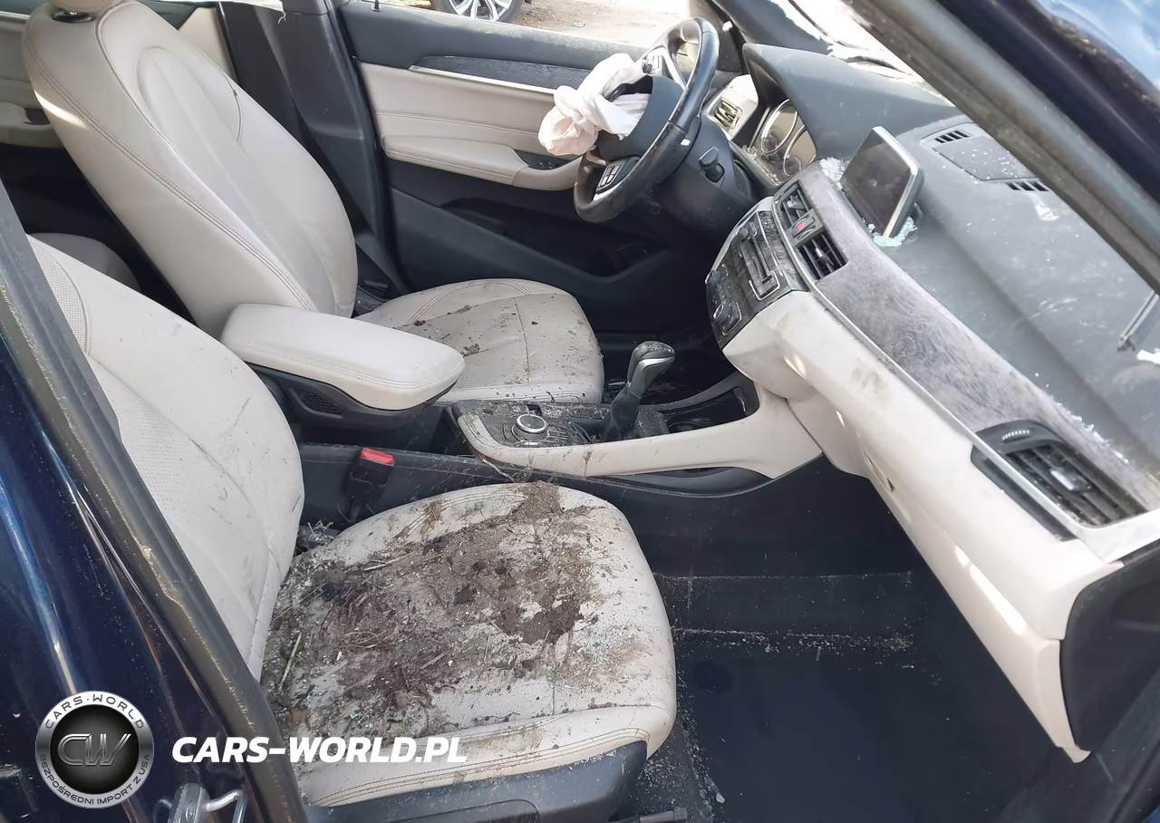 2018 BMW X1 xDrive28I VIN:WBXHT3C3XJ3H32501 - 5