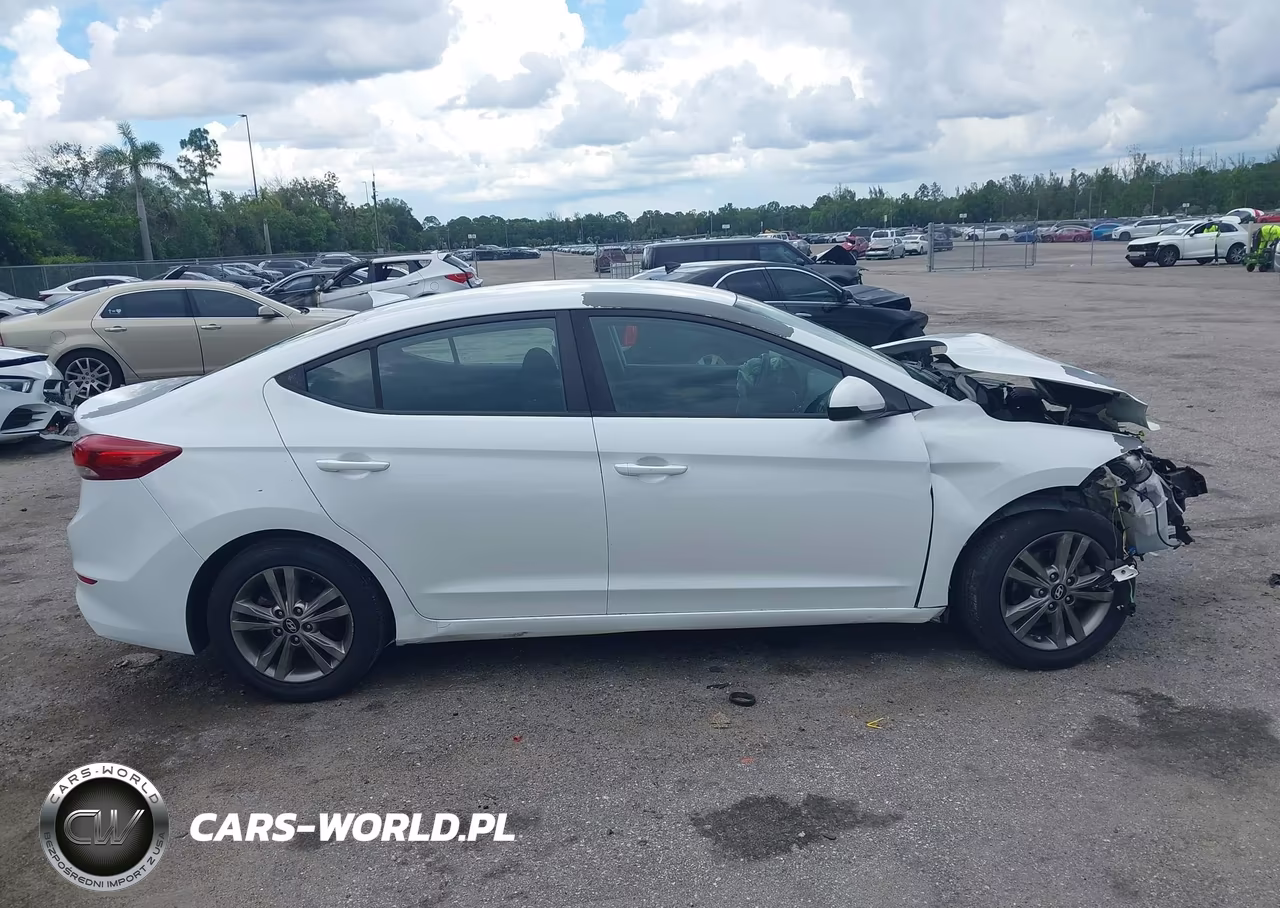 2018 Hyundai Elantra Sel VIN:5NPD84LF4JH301957 - 14