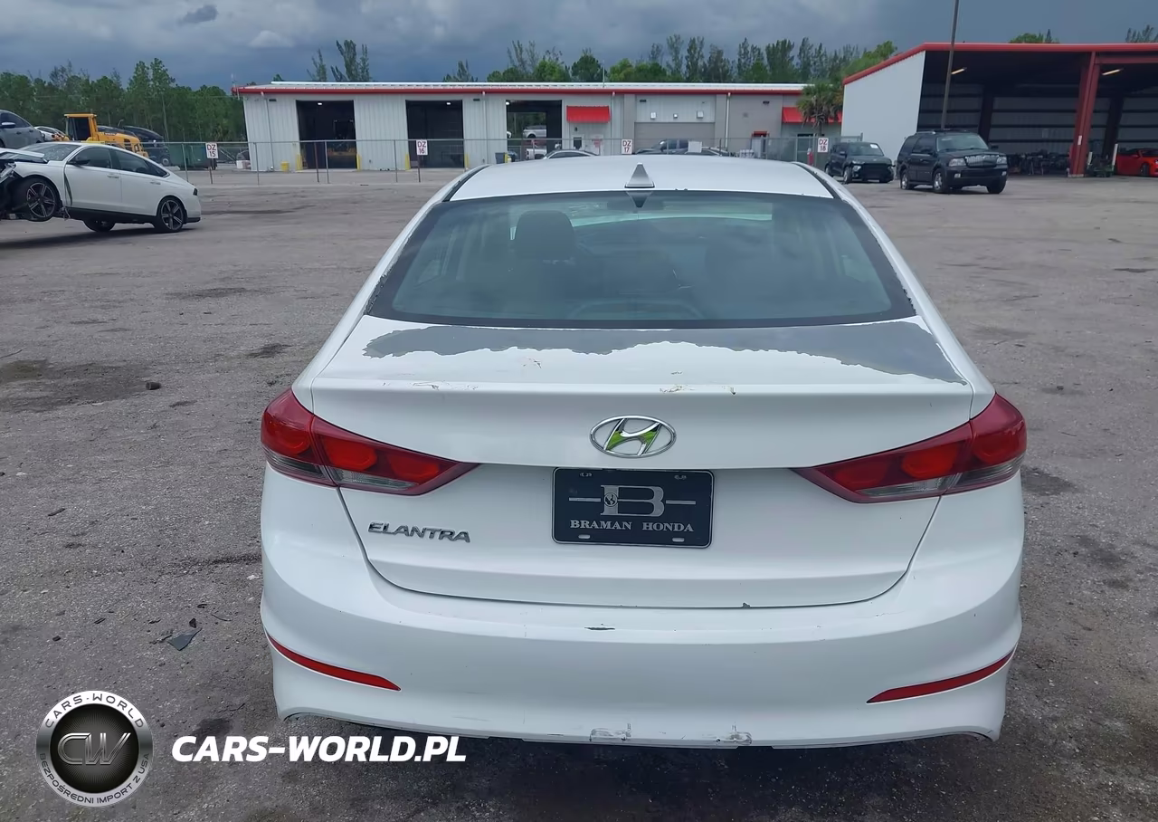 2018 Hyundai Elantra Sel VIN:5NPD84LF4JH301957 - 17