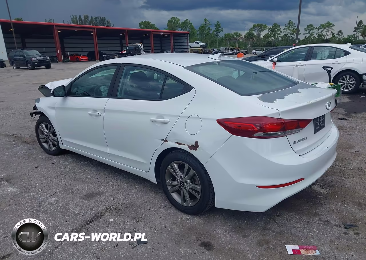 2018 Hyundai Elantra Sel VIN:5NPD84LF4JH301957 - 3