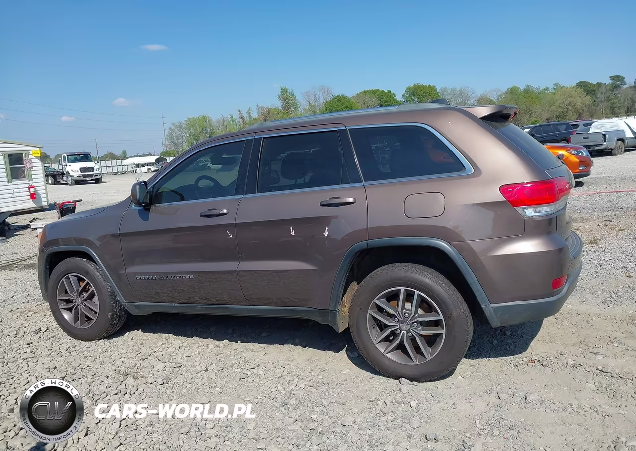 2018 Jeep Grand Cherokee Laredo E 4X2 VIN:1C4RJEAG5JC304843 - 14