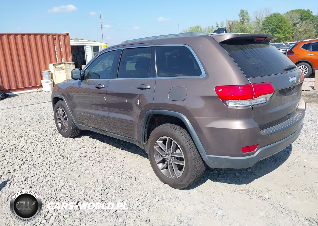 2018 Jeep Grand Cherokee Laredo E 4X2 VIN:1C4RJEAG5JC304843 - 3